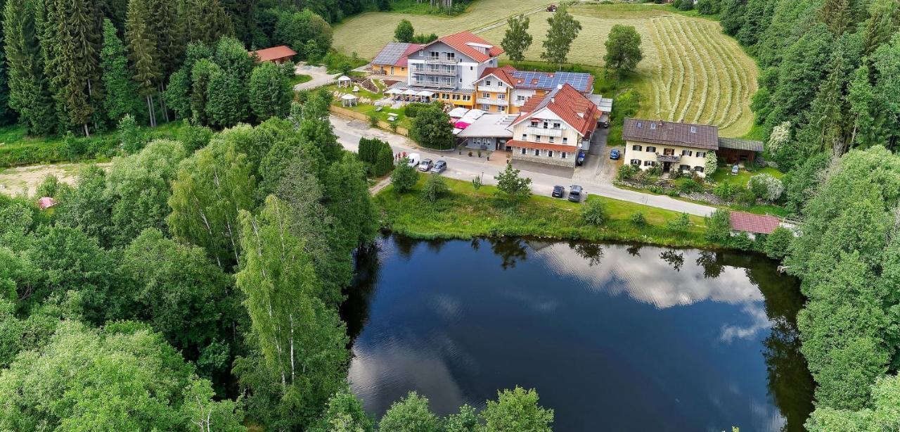 Wellnesshotel Deine Auszeit, Adults Only Achslach Eksteriør billede
