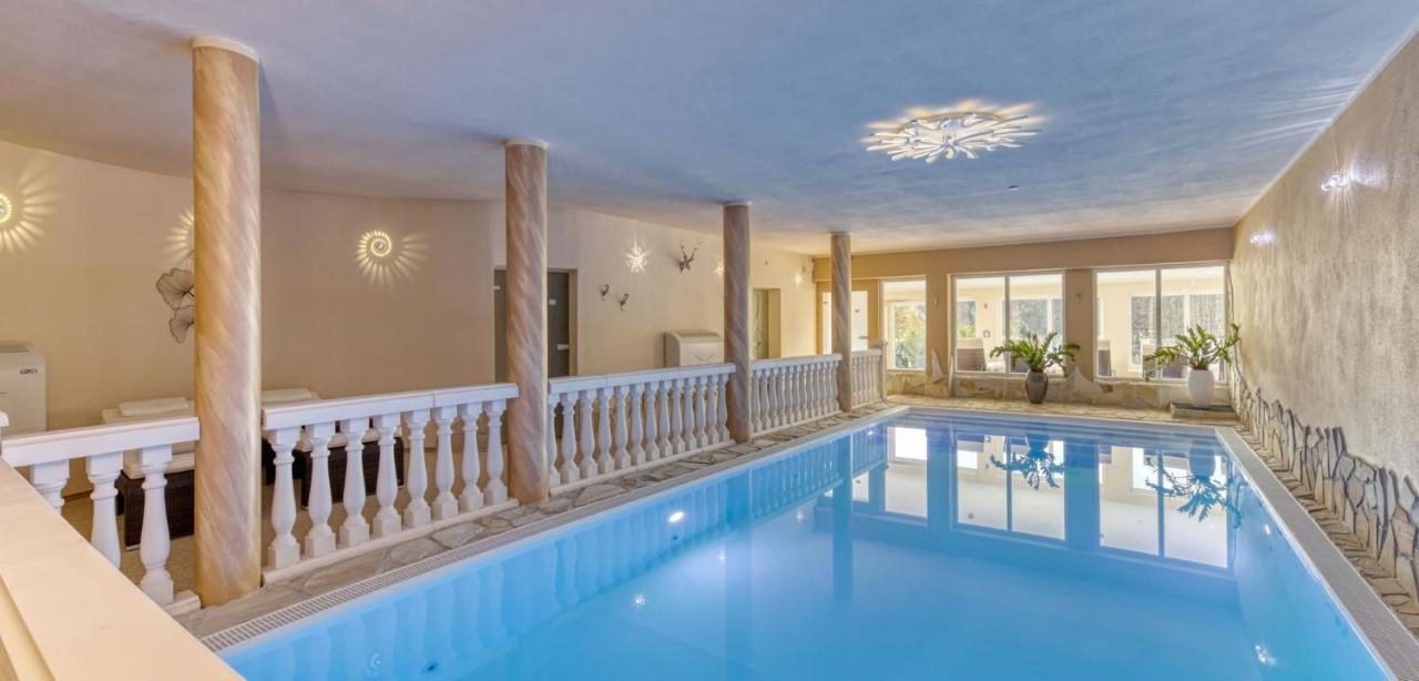 Wellnesshotel Deine Auszeit, Adults Only Achslach Eksteriør billede