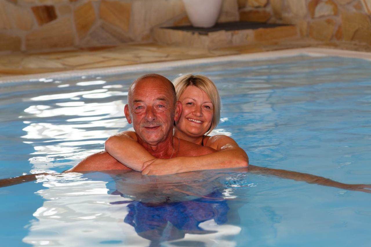 Wellnesshotel Deine Auszeit, Adults Only Achslach Eksteriør billede