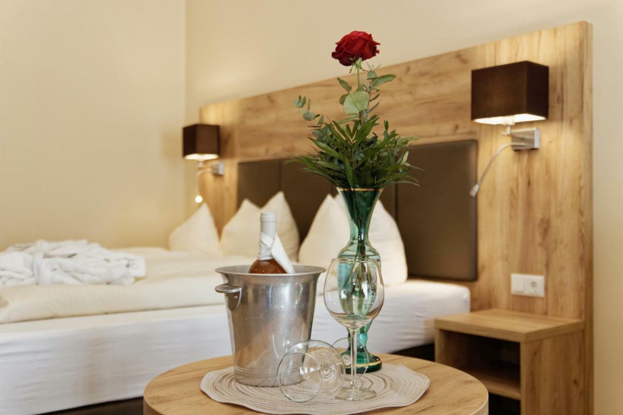 Wellnesshotel Deine Auszeit, Adults Only Achslach Eksteriør billede